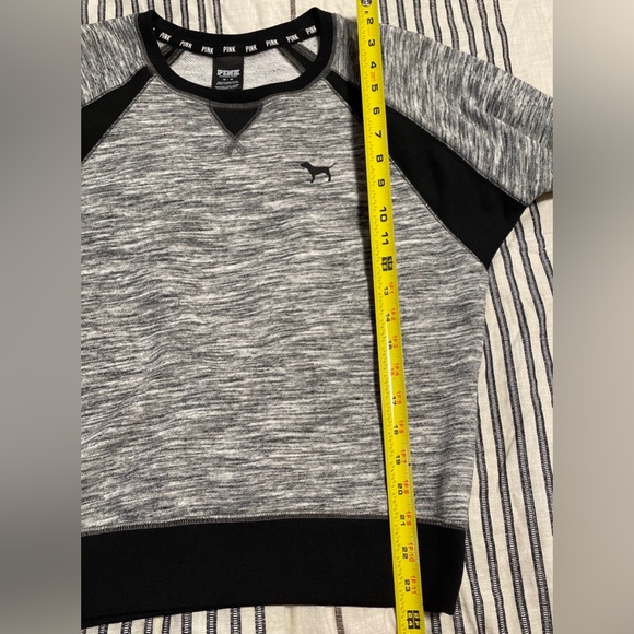 Victoria's Secret PINK Cozy Gray Sweatshirt with Logo Detail (M) EUC - Picture 10 of 10